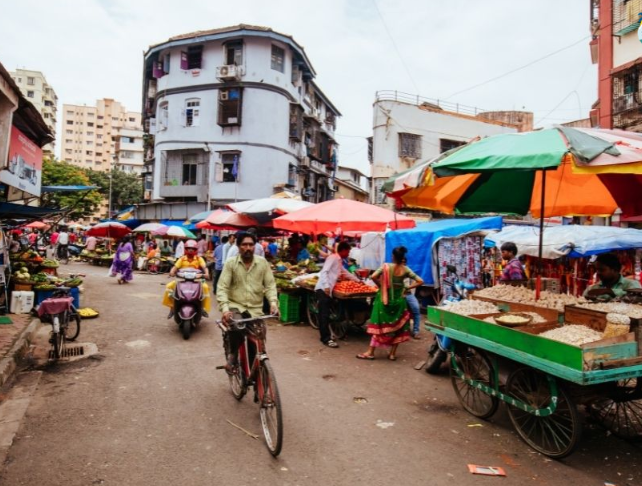 Colaba Causeway Market, Mumbai City, Maharashtra - Vushii.com